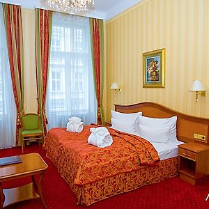 Opera Suites